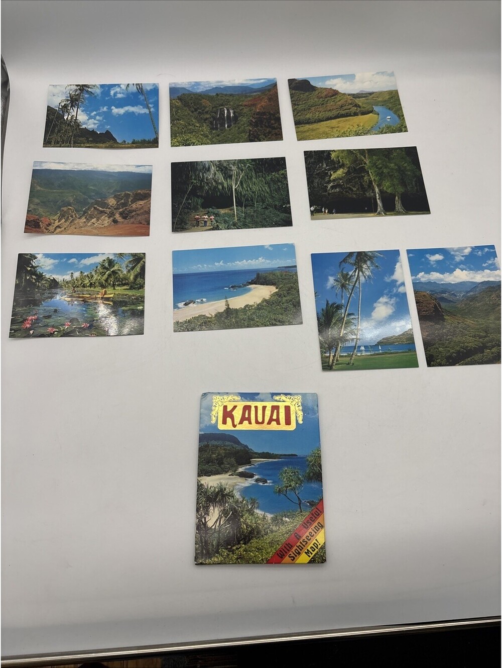 1987 Kauai Hawaii Picture Book + 11 Vintage Postcards Travel Souvenir 6.5” Japan